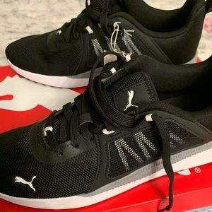 New Puma men’s Sneakers,Soft FOAM (optimal comfort) size 8.5